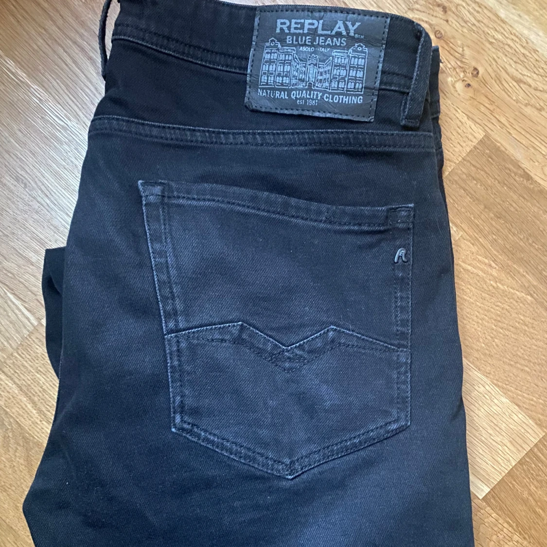 Svarta Replay jeans Rocco