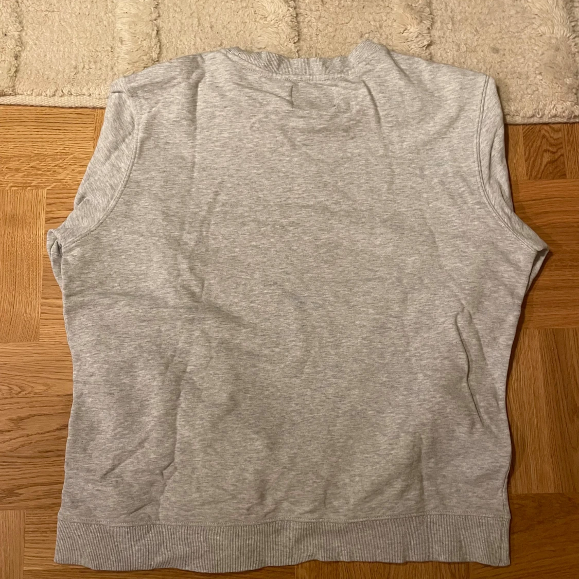 Grå sweatshirt från Bondelid - 1
