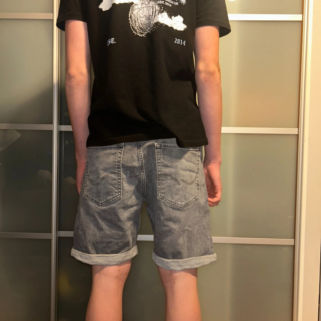 Grå jeansshorts från Jack & Jones - 1