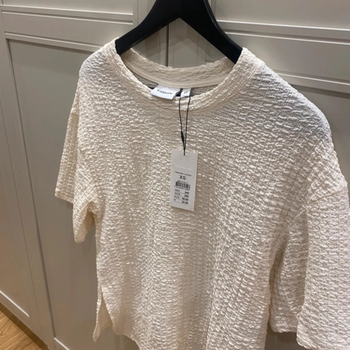 Krämvit strukturerad topp från Kappahl - 1