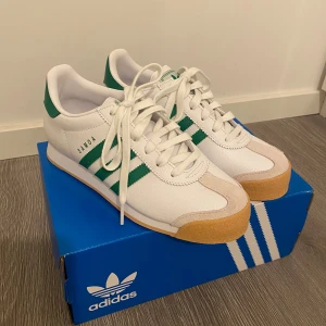 Adidas samoa - Helt oanvända adidas skor i modellen Samoa, låda och lappar finns kvar