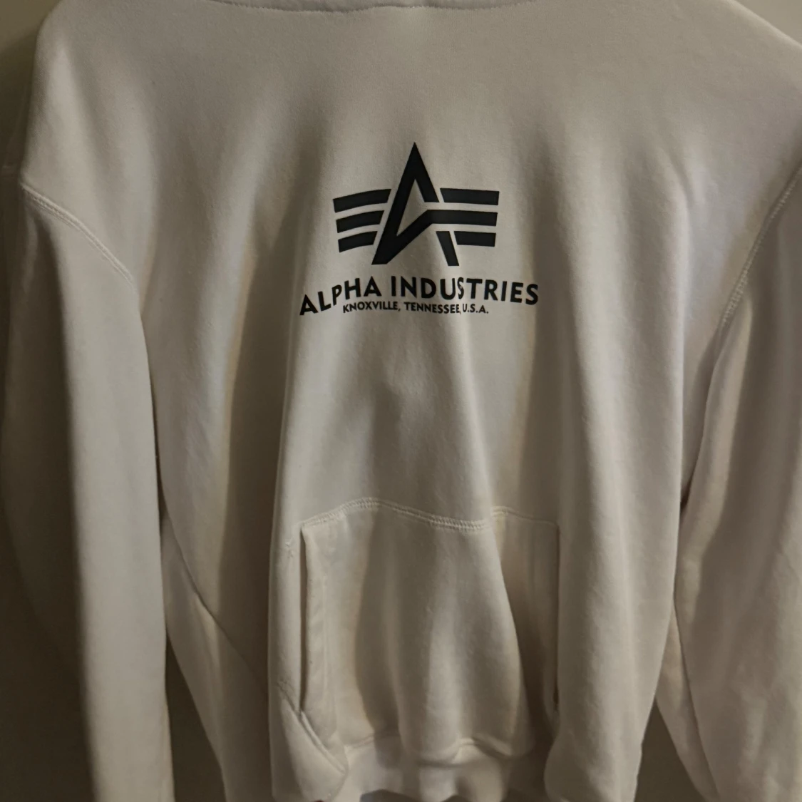 Vit hoodie från Alpha Industries L
