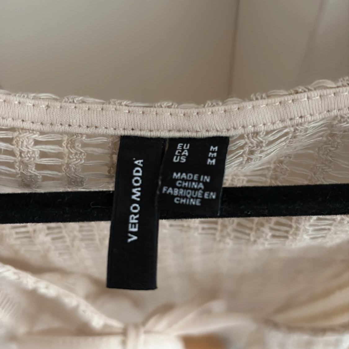 Beige mesh blus från Vero Moda - 1