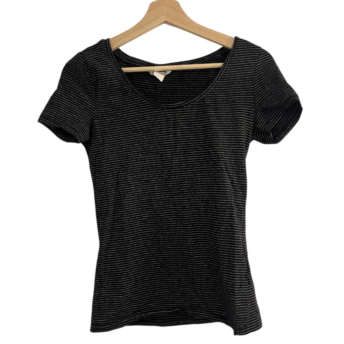 Svartvit randig t-shirt