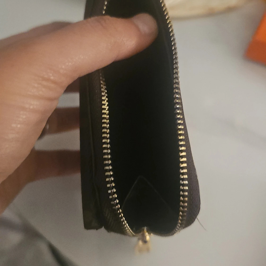 Monogram plånbok med kedja - 1