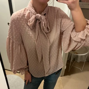 Na-Kd blus  - Fin blus från Na-KD. Storlek 36, mycket bra skick!