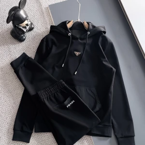 Svart   Prada  set - Prada set lyxigt 