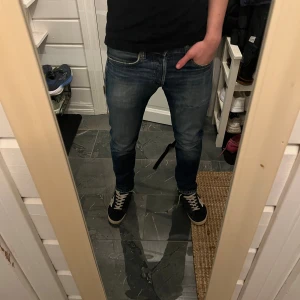 Ralph Lauren jeans - Säljer dessa tvärfeta RL jeans i storlek 30/32 då jag tyvär har växt ut dom. Skriv vid minsta fundering 💭!