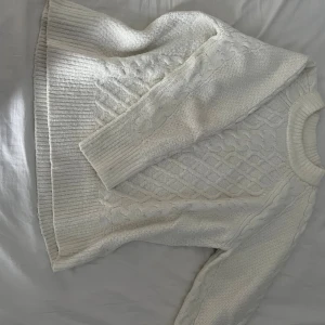 Vit stickad tröja - Mysig stickad tröja från lager 157🩷storlek s