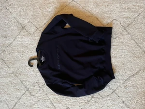 Ea7 tröja - Skickar samma dag säljer billigt för har bytt stil