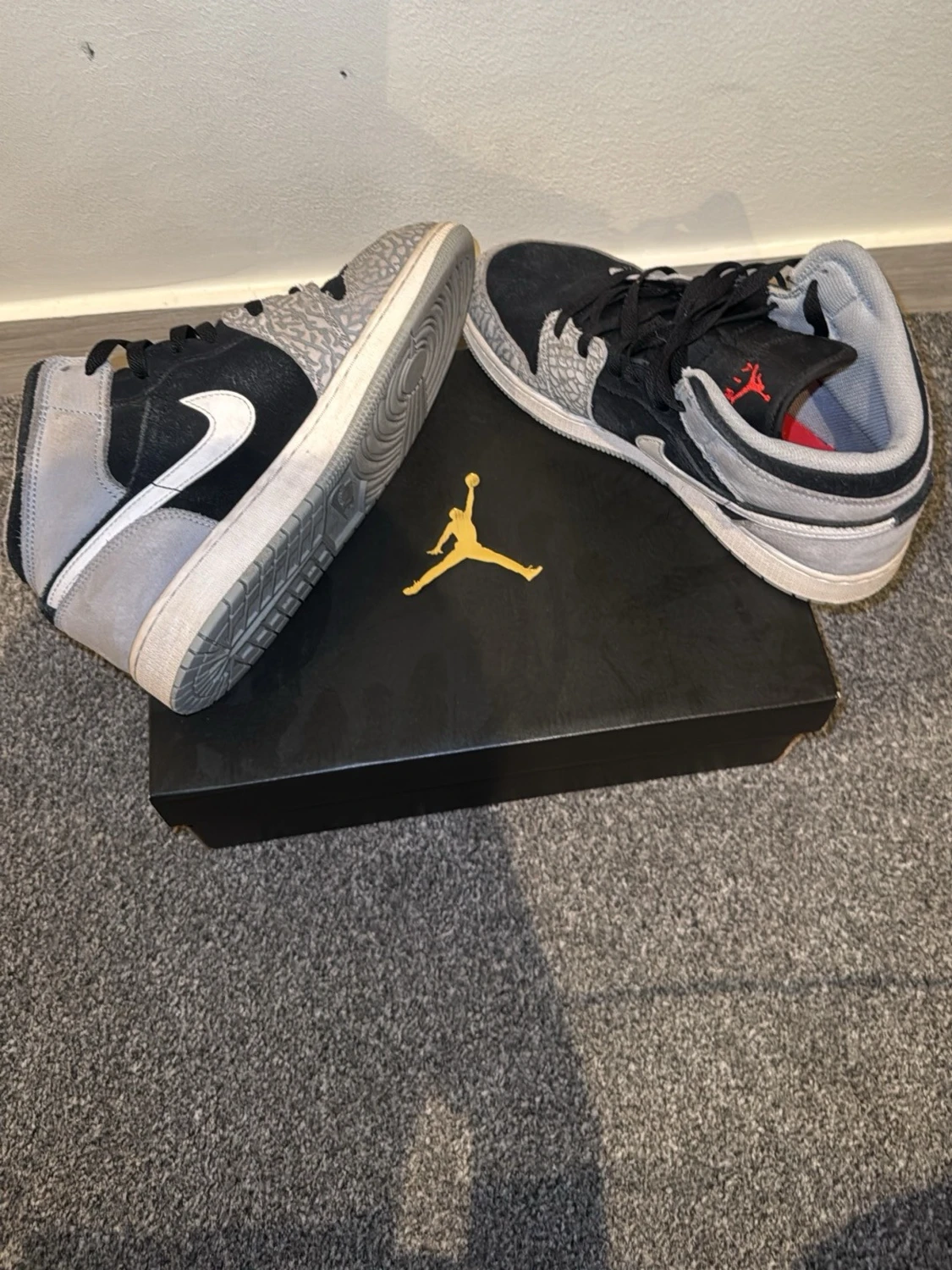 Nike Air Jordan 1 Mid 