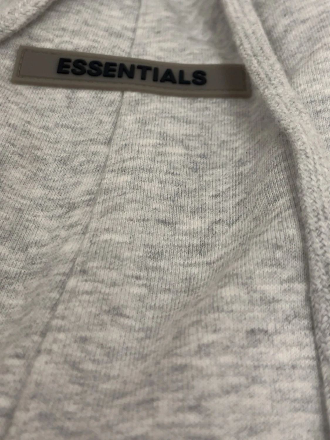 Grå shorts från Essentials Fear of God - 3