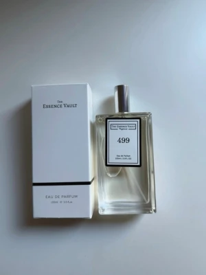 The Essence Vault - 100 ml. Inspirerad av Ombre Nomade. Endast provad. 