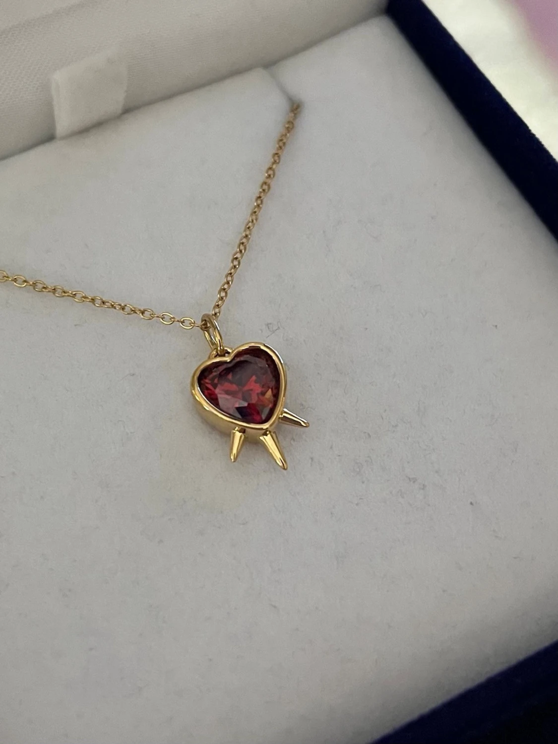 Maria Nilsdotter ”Three of Swords” inspirerat halsband - 1