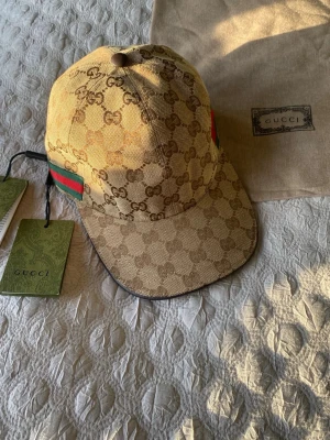 Beige GG Keps - Beige GG Keps, Storlek M, Möts/Fraktar