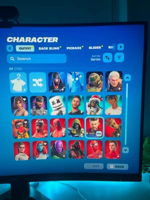 Fortnite konto - Säljer stacked Fortnite konto med skins och pikaxes från chapter 1 och chapter 2 som Lara craft och Tony stark. Fina pikaxes som minty axe och star wand. Kontot har massor med bilar och og danser som laugh it up. För mer videos och bilder hör av er. Pris går att diskuteras