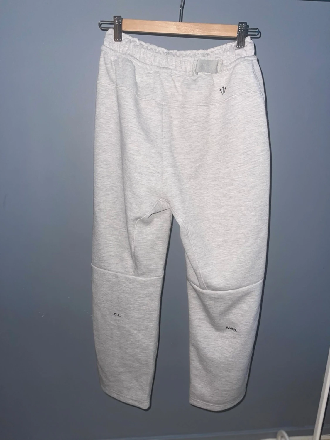 Nike NOCTA ljusgrå mjukisbyxor - 1