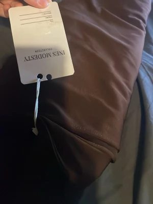 chokladbrun slöja i premium jersey  - oanvänd slöja i premium jearsy från ines modesty på instagram.