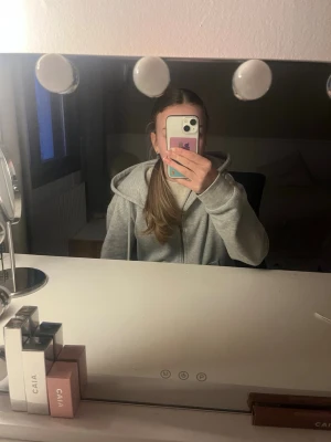 Zip up from lager - Säljes pga att den inte änvänds nå mer🥰