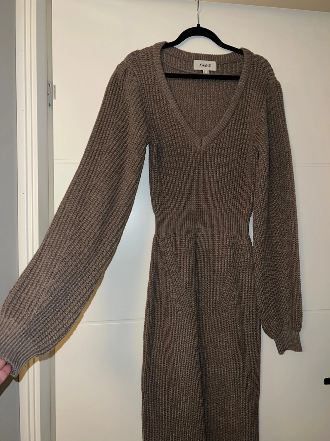 Brun stickad klänning  - 1