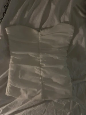 Nakd topp - As snygg tubtopp från NAKD, nästan oanvänd. Storlek Xs passar S med! 🥰