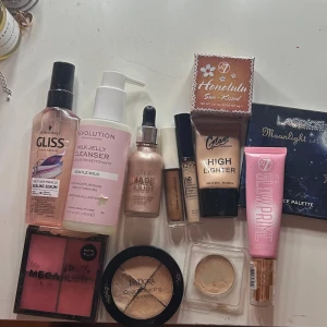 Smink - Går att köpa enskilt och flera. Priset diskuteras med den som vill köpa. Inget produkt är helt ny därför jag kommer sälja det till bra och billigt pris❤️Tryck inte på köp nu innan du har sagt vilka grejer du vill köpa❤️