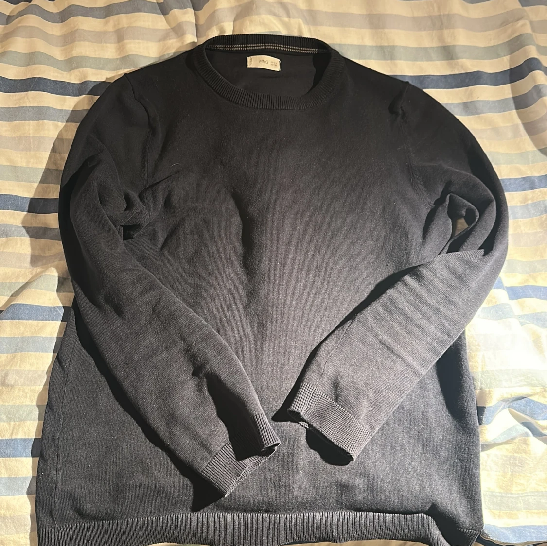 Mörkblå sweatshirt 