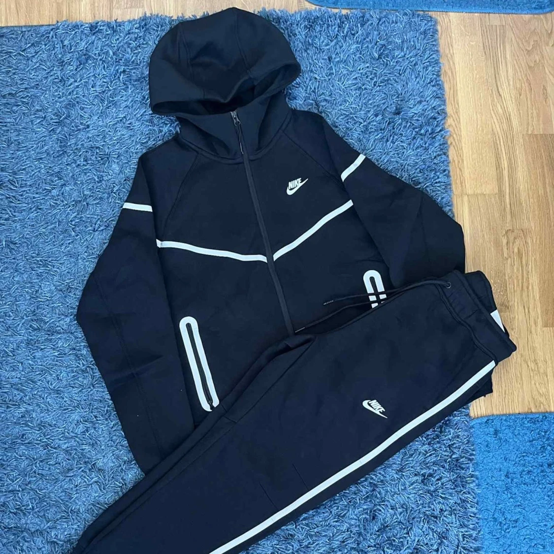 Svart Nike reflective tech fleece dress