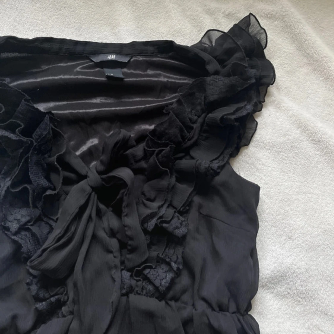 Svart volangblus  - 2