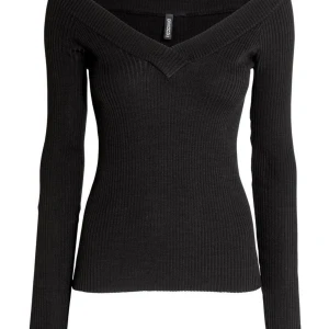 Svart ribbad långärmad topp - Snygg svart ribbad topp 