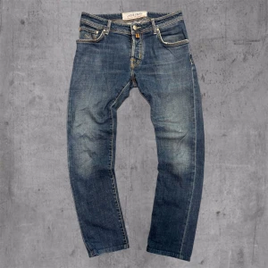 Jacob Cohën jeans Style 622 - Jacob Cohën jeans med sköna fades👖  Storlek w31 ✅  Nypris ca 5000 💵  Style 622 (populäraste modellen)  Hör av er vid frågor eller fler bilder :)