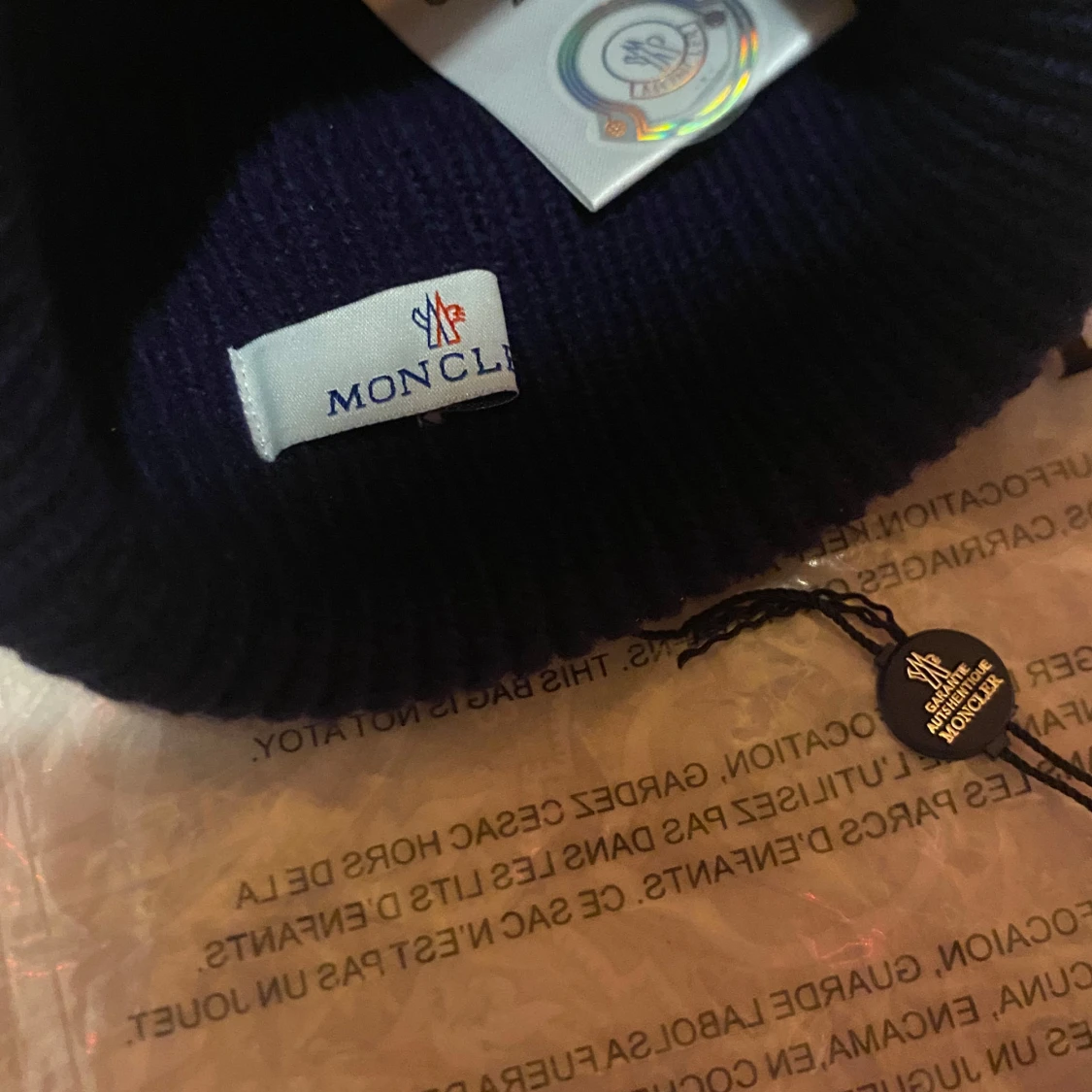 Mörkblå ribbad mössa från Moncler - 27