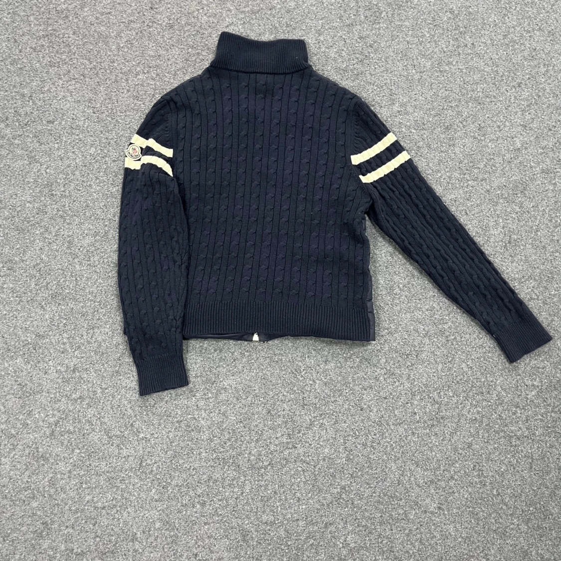 Mörkblå pufferjacka från Moncler - 2