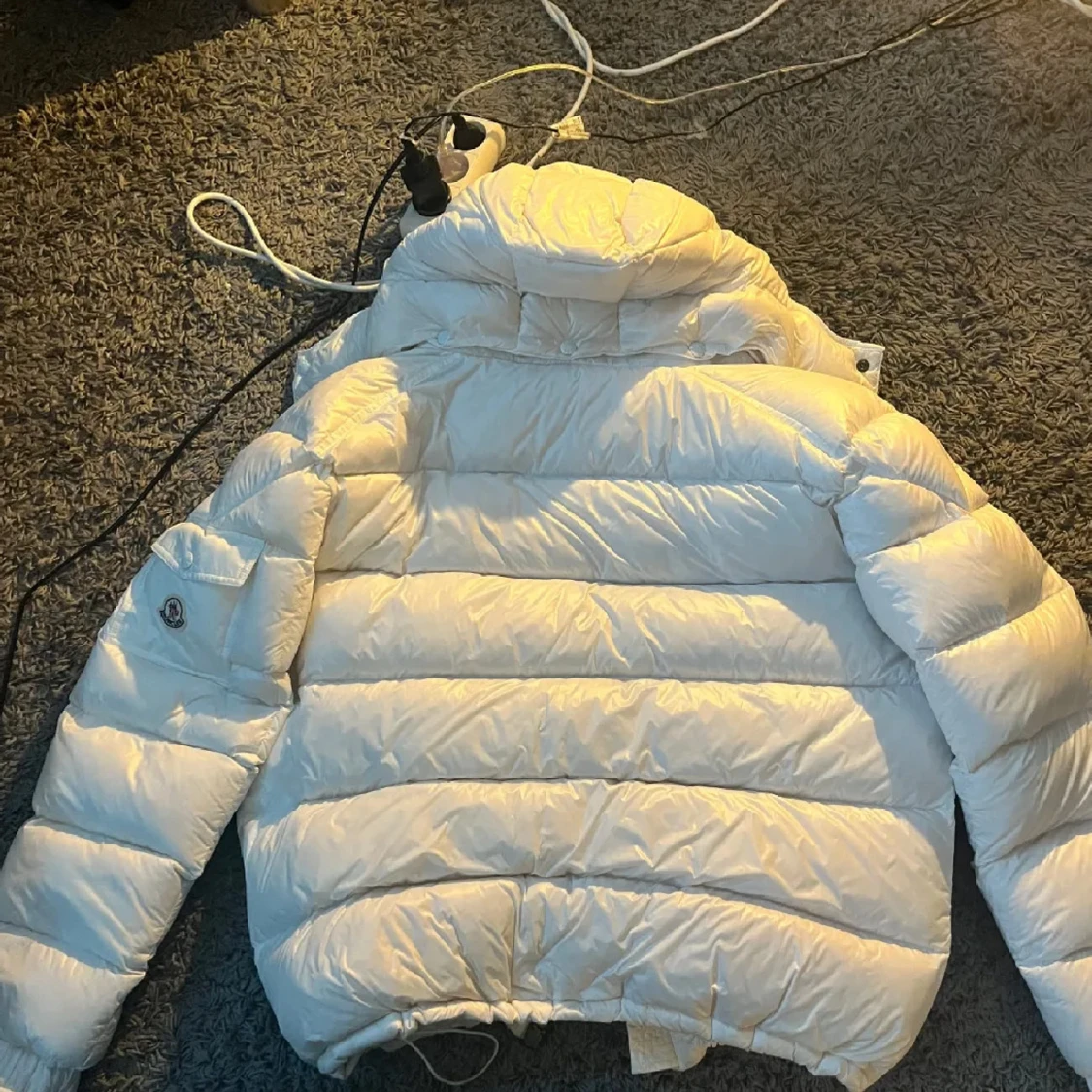 Vit Moncler pufferjacka med huva - 1