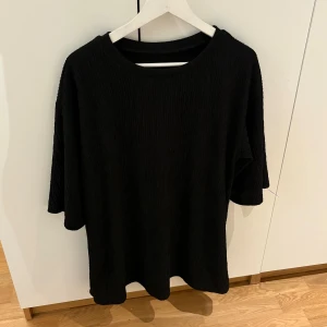 Lounge Sett - Jätte mysigt lounge sett i färgen svart som inte har kommir till användning.