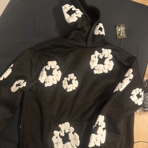 Denim Tears Hoodie - Oanvänd storlek S