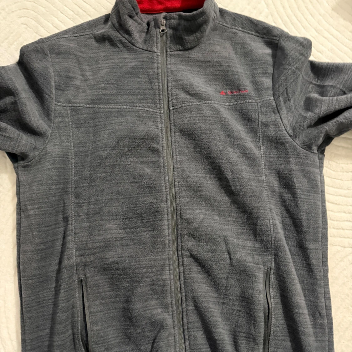 Grå fleecejacka från 4Climb