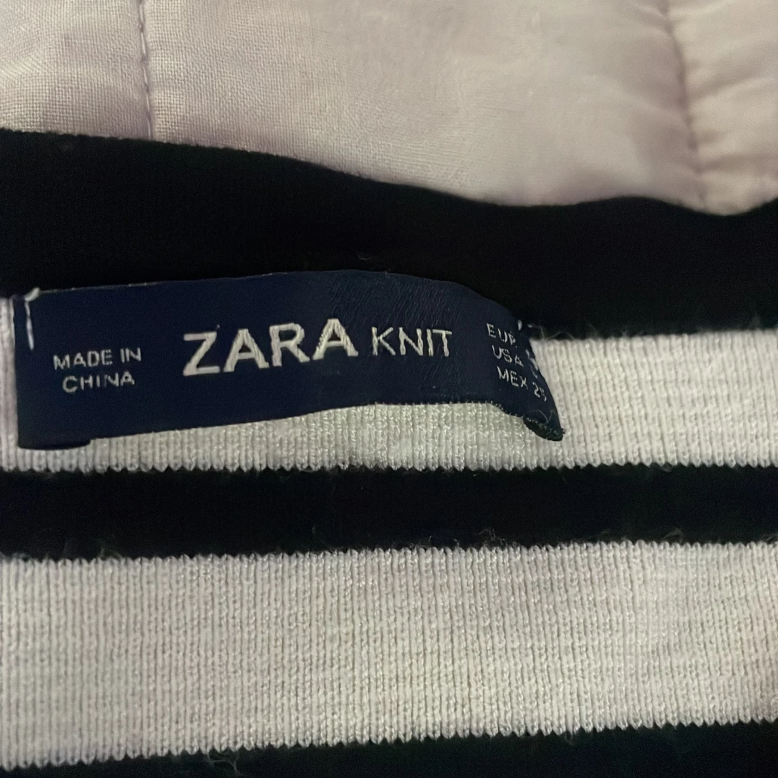 Randig kofta från Zara med pärlknappar - 1