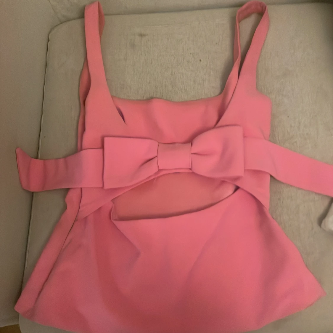 Rosa urringad  topp med öppen rygg och rosett från Zara - 1
