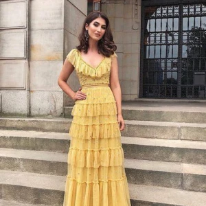 SÖÖÖÖKER!!!❤️ - Söker denna klänningen till balen!!!❤️Kan även tänka mig att hyra den ifall någon inte vill sälja. Storlek xs/s. Hör av er om ni skulle ha m med❤️