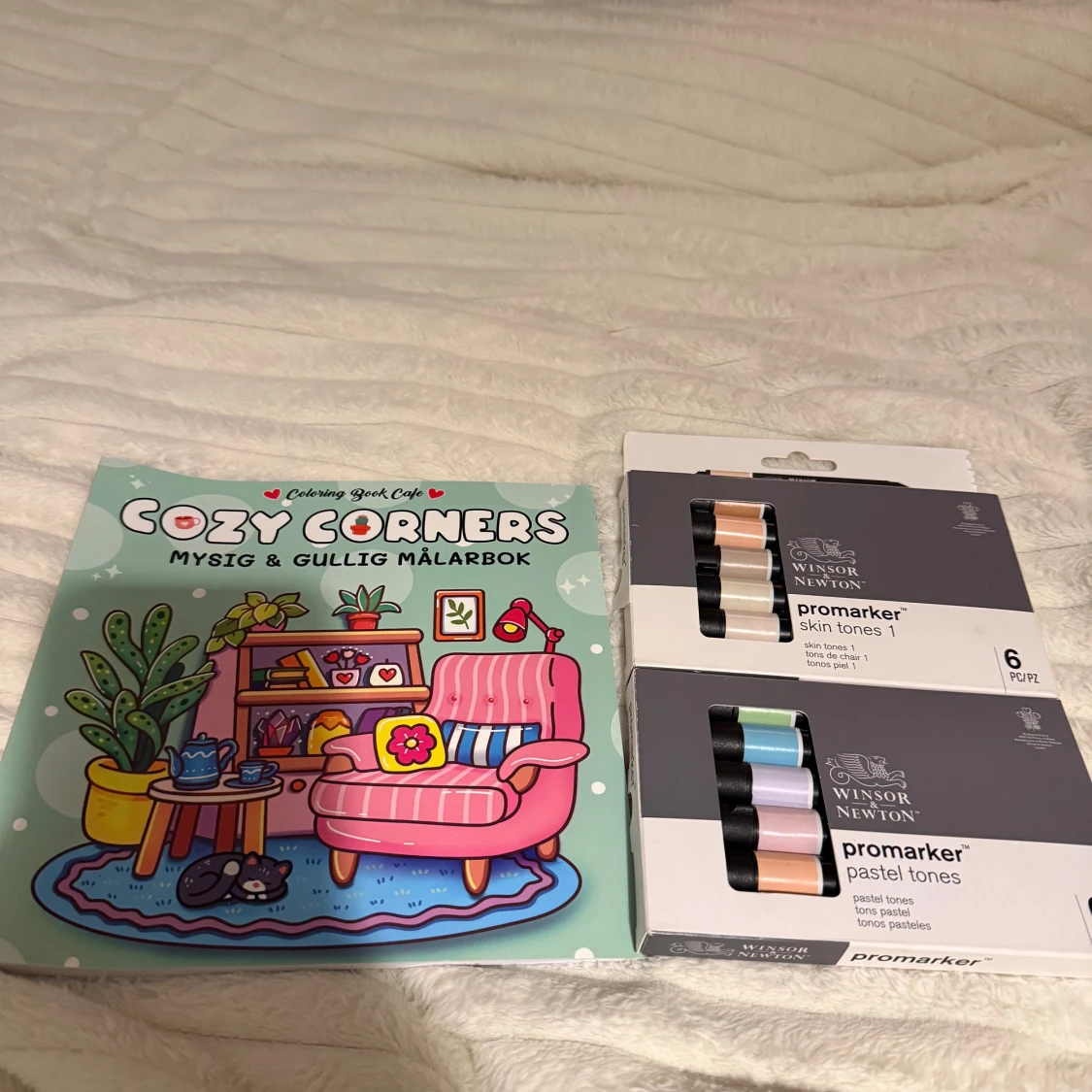 Cozy Corners: Mysig & Gullig Målarbok