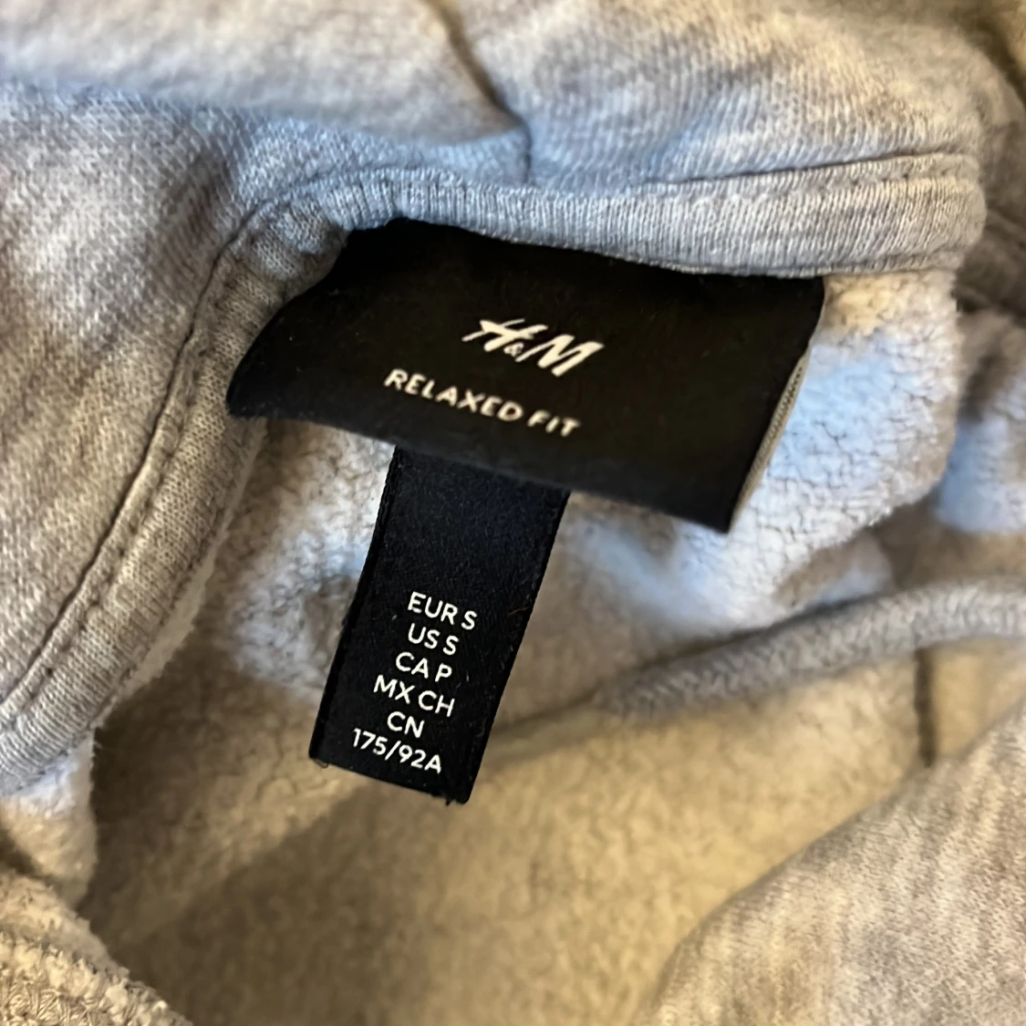 Ljusgrå hoodie från H&M Relaxed Fit - 2
