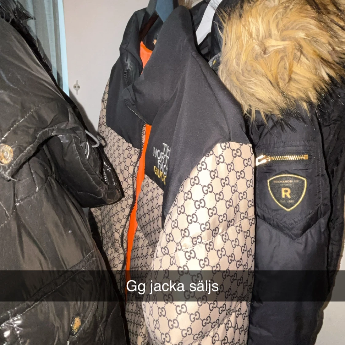 Rockandblue svart pufferjacka med päls - 2