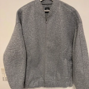 bomberjacka zara - såå fin