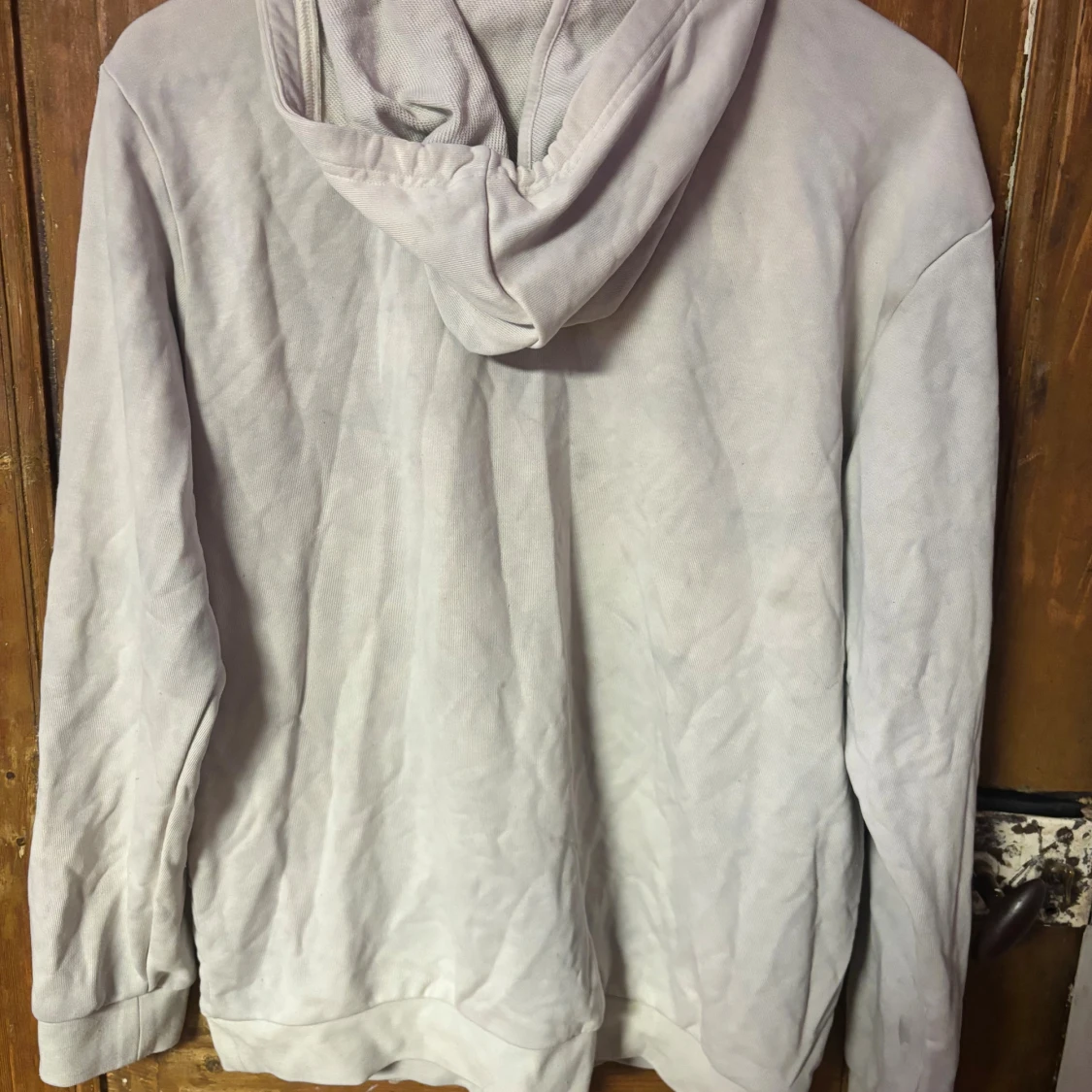 Ljusgrå hoodie från Adidas med logga - 2