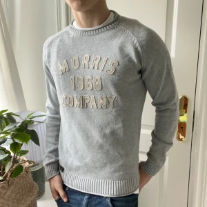 Morris company sweatshirt - Morris company sweatshirt i storlek M. Sitter som en smock på mig som är 180 cm 75 kg. Kom med frågor! ✌️