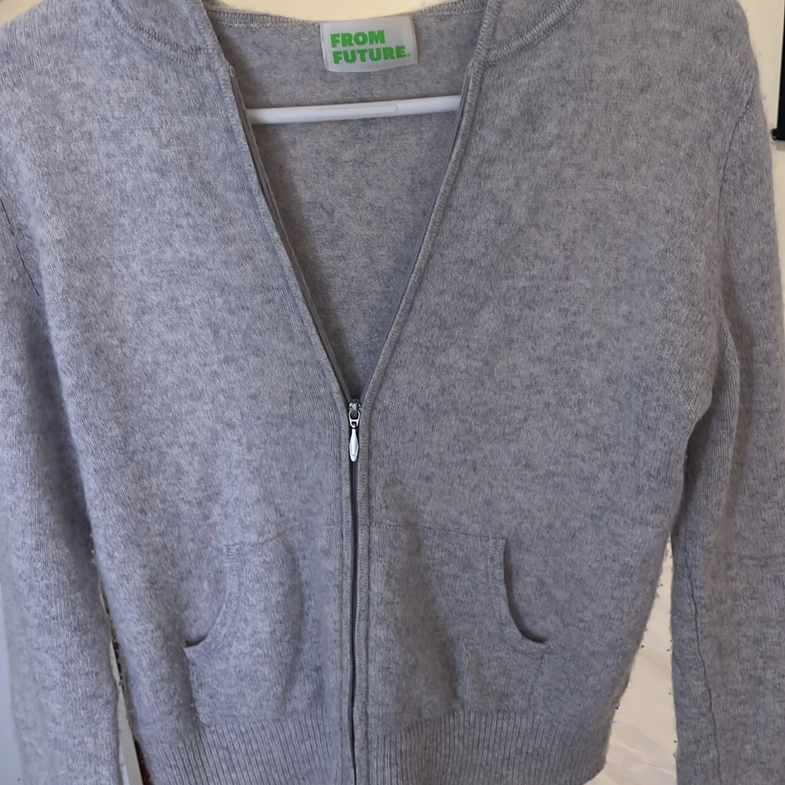 Grå kofta i kashmir från From Future - 2