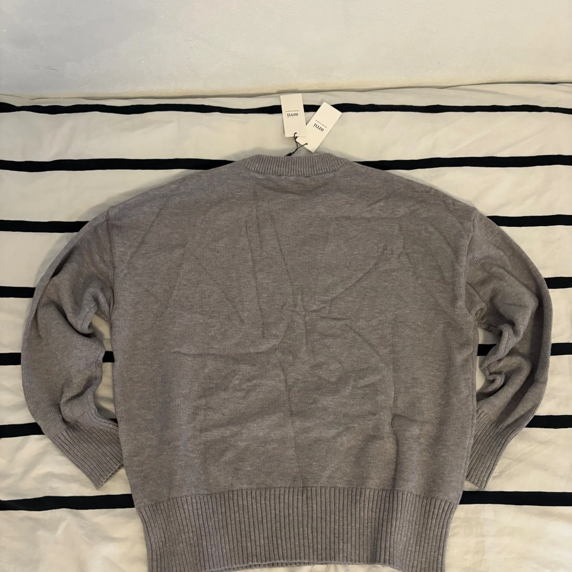 Grå stickad tröja från Ami - 1