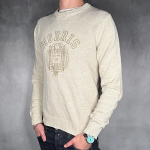 Morris tröja - - Morris Tröja — Storlek M — 9/10 - Bra skick utan skavanker — Inkluderat - Tröja — Retail 2000kr — Modellen är 180cm, 65kg