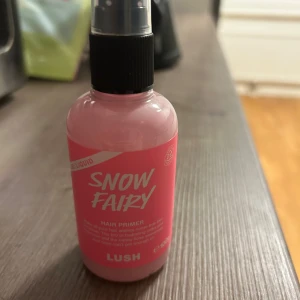 Lush Snow Fairy Primer rosa - Lush Snow Fairy hair Primer. Använda 3 ggr. 